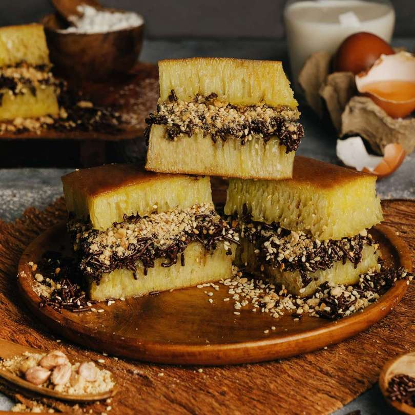 Sesame Peanut Chocolate Martabak