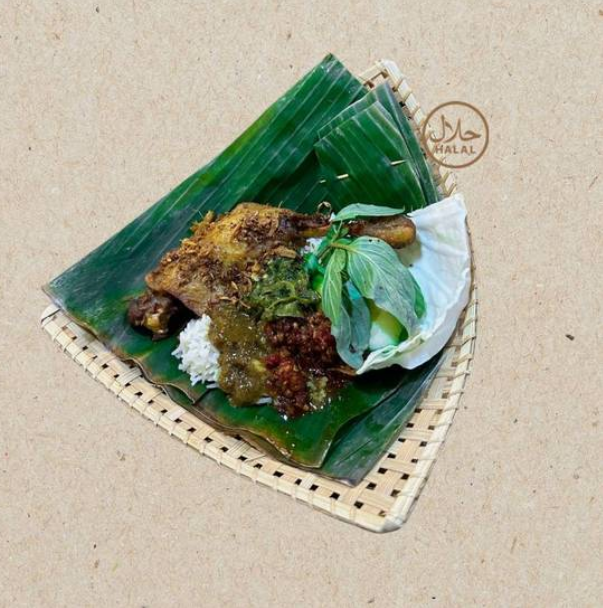 Nasi Bebek Goreng Legendaris | Spiced Fried Duck with Rice
