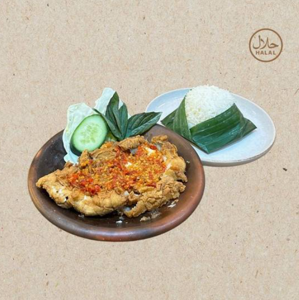 Nasi Ayam Geprek Gokil / Smashed Spicy Chicken with Rice