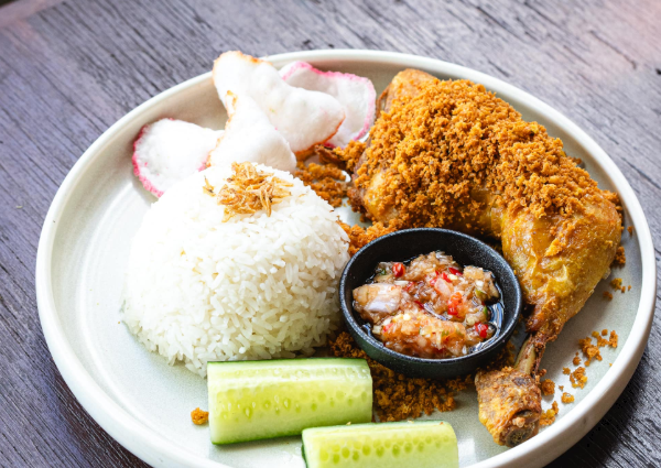 Ayam Goreng Kremes + Rice