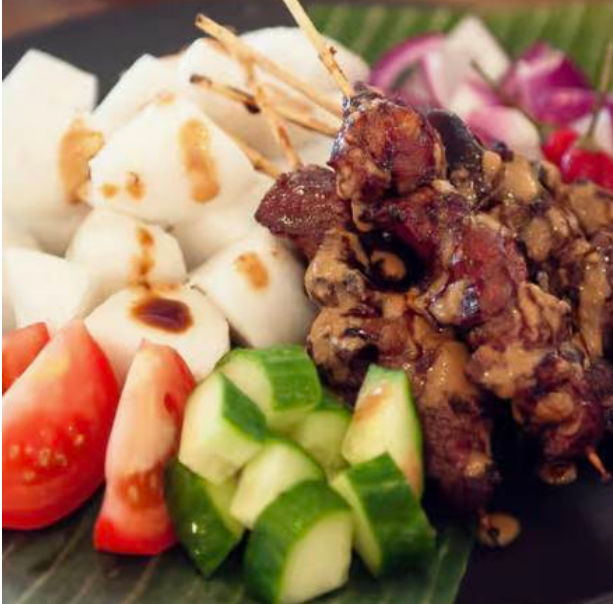 Sate Kambing Lontong