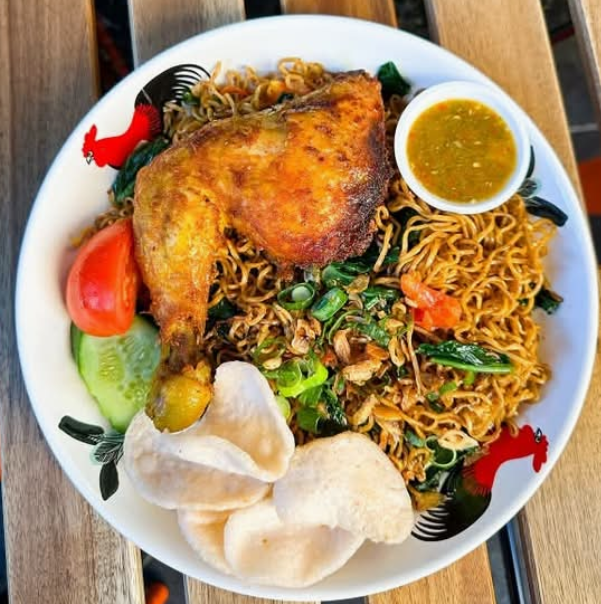 Indomie Mie Goreng Fried Noodles with fried chicken