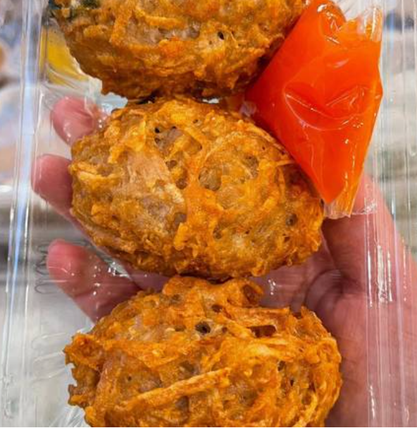 Talas goreng / Uyen / Fried taro fritters