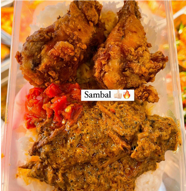 Nasi + Rendang sapi + mini drumstick (2 choices)