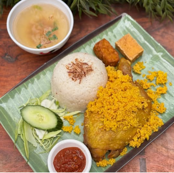 Nasi Uduk Ayam Kremes