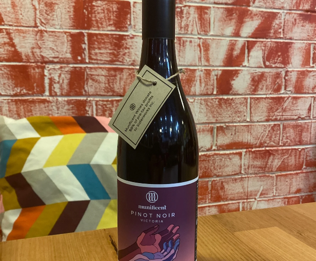 Munificent Pinot Noir (v)