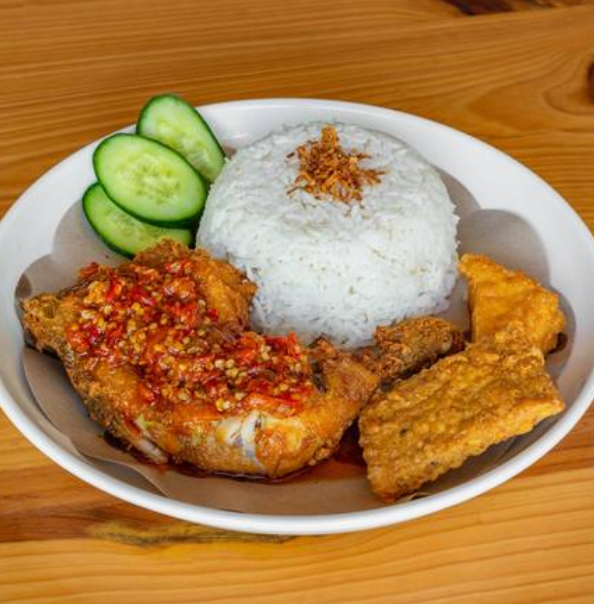 Paket Nasi Ayam Penyet Cabe Merah