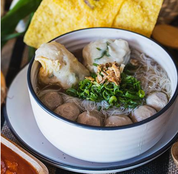 Mixed Beef Ball Soup with Dim Sum