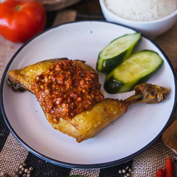 Fried Chicken with Fresh Chilli Sauce