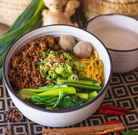 Chicken Noodle Jakarta with Beef Ball