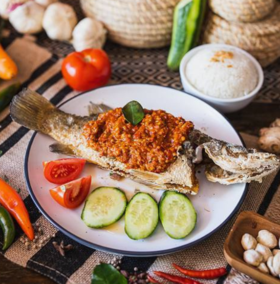 Fish with Fresh Chilli Sauce