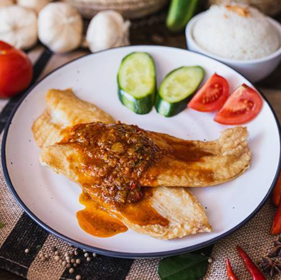 Fried Basa Fillet with Red Onion Chilli Sauce