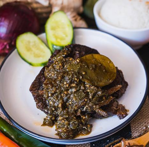Fried Steak with Green Chilli Sauce