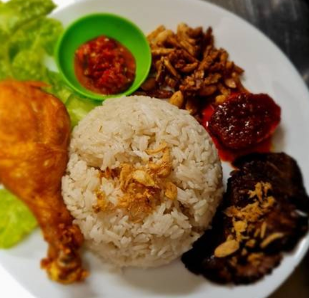 Nasi Uduk Komplit