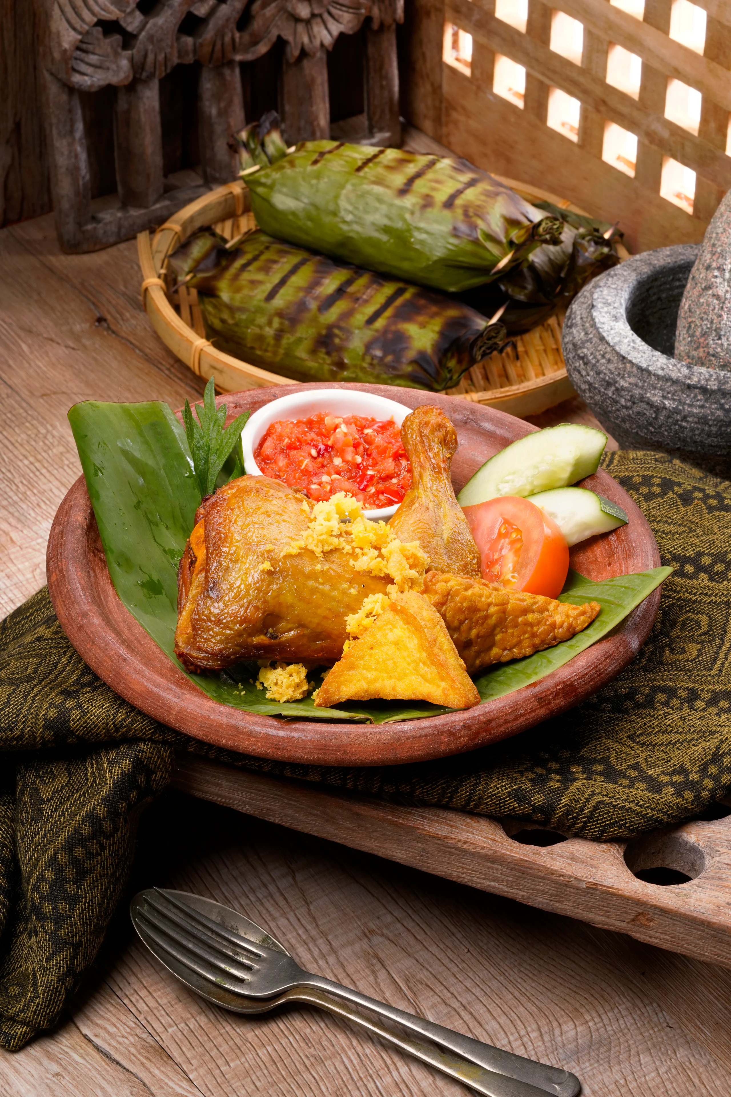 B.3.AYAM GORENG PENYET