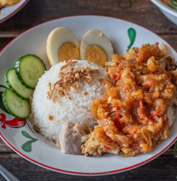 Smashed Chicken on Rice ~ original sambal (Nasi Ayam Geprek)